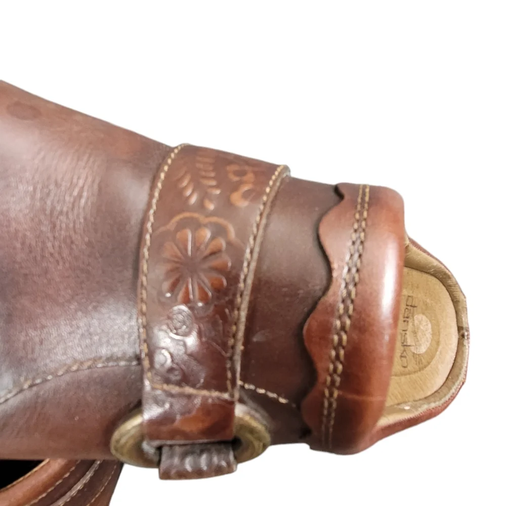Dansko Ingrid Mule Clog Shoes Womens 39 EU 8.5 Brown Leather Embossed Never Worn - Picture 6 of 15